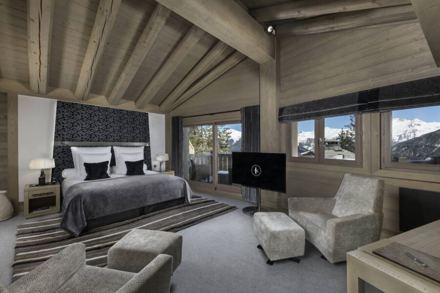 chalet-abbie-bedroom-mountainviews-spacious-modern-stylish-luxury-interior-design-alpine-retreat-courchevel1850