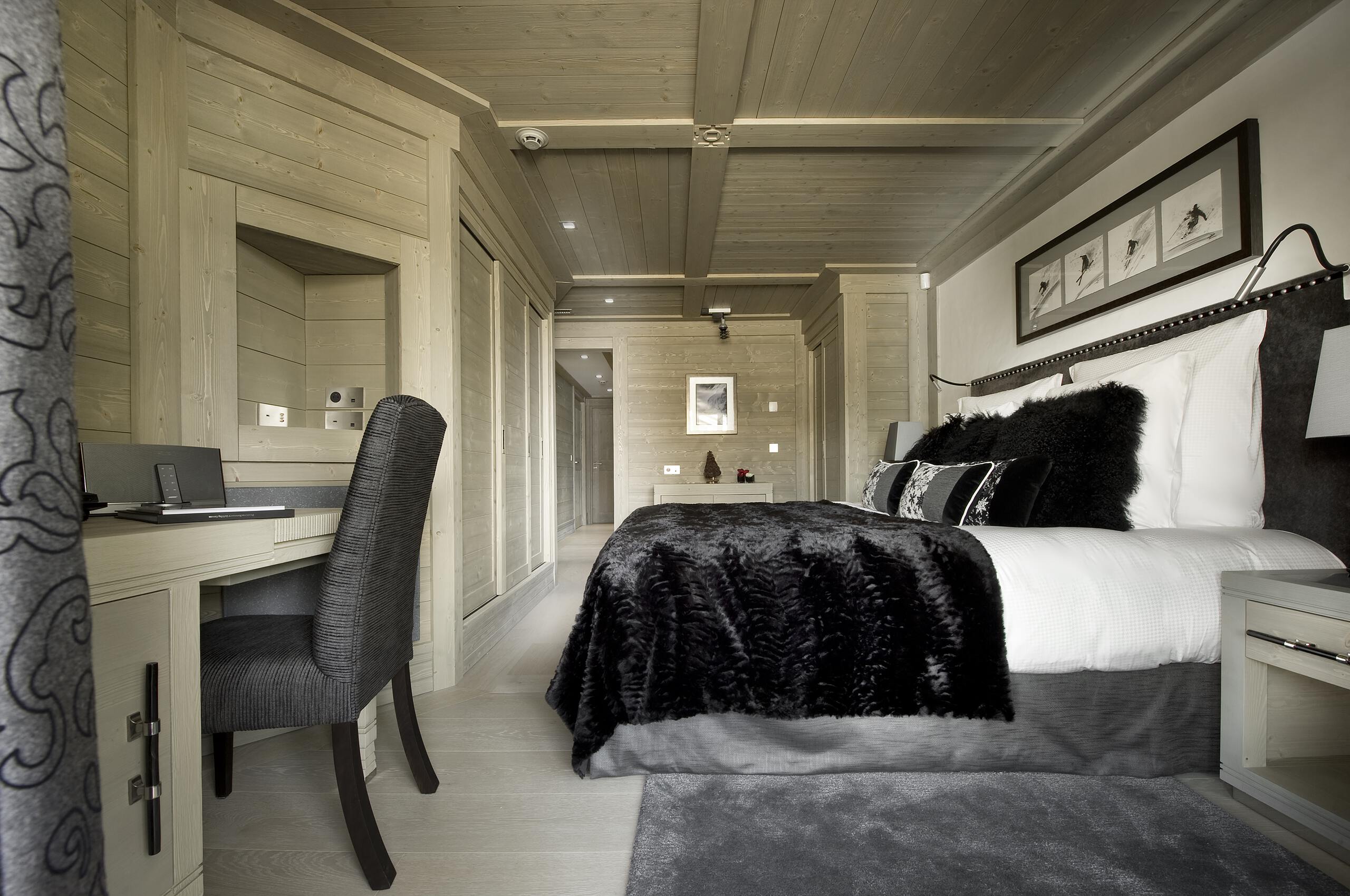 chalet-abbie-bedroom-stylish-modern-elegant-alpine-interior-luxury-rental-retreat-courchevel1850
