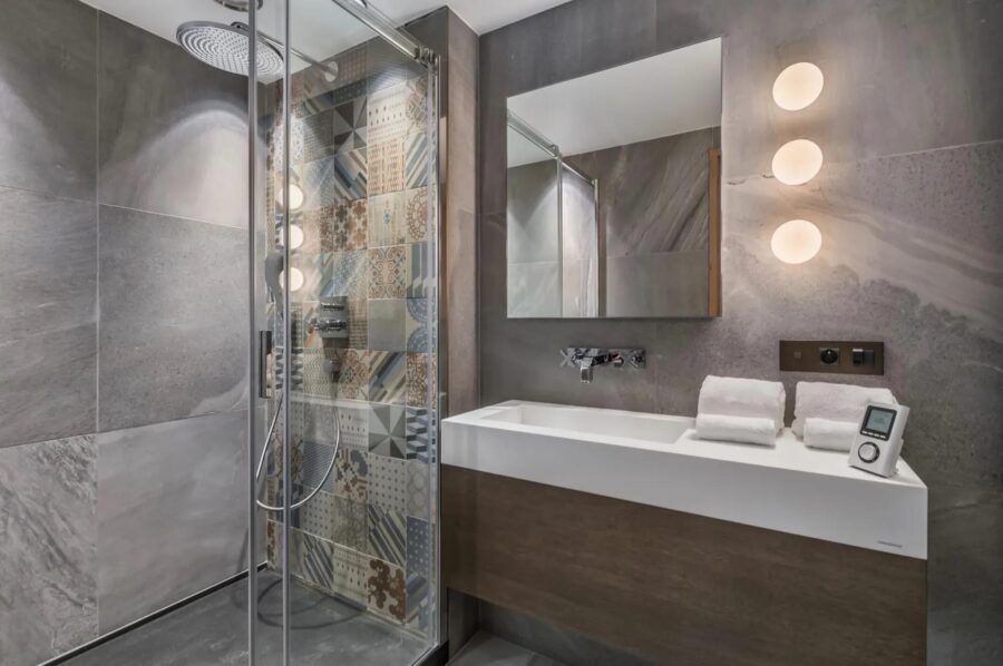 chalet-alexi-bathroom-sink-shower-sleek-modern-design-luxury-courchevel1850