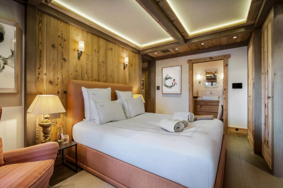 chalet-annie-bedroom-elegant-alpine-design-luxury-courchevel1850