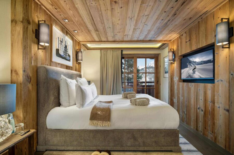 chalet-annie-bedroom-mountain-view-luxury-courchevel1850