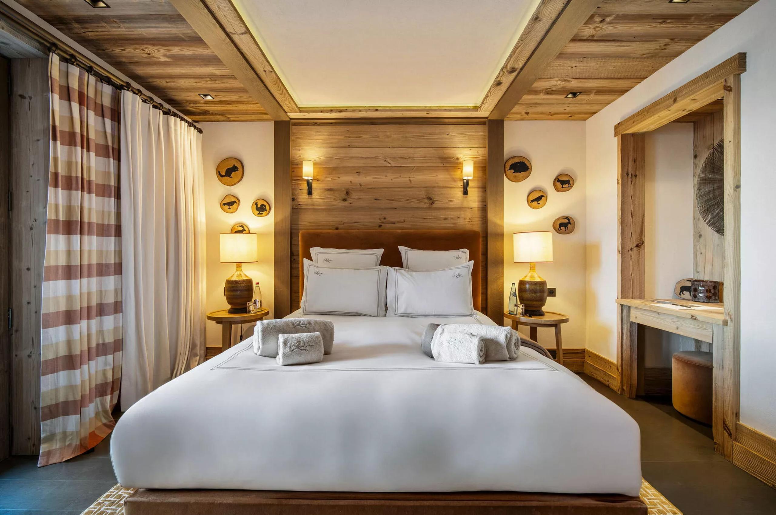 chalet-annie-bedroom-serene-interior-luxury-courchevel1850