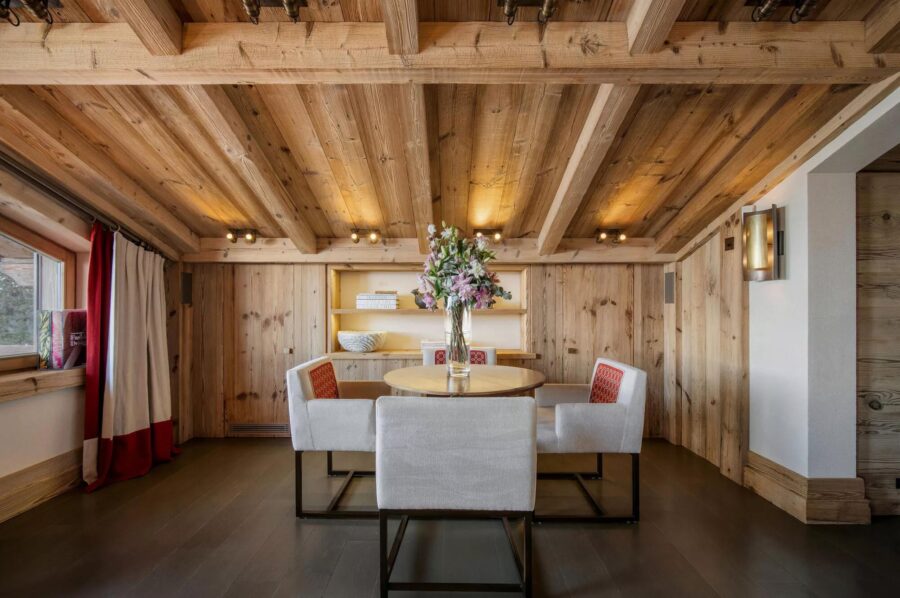 chalet-annie-dining-area-openplan-luxury-courchevel1850