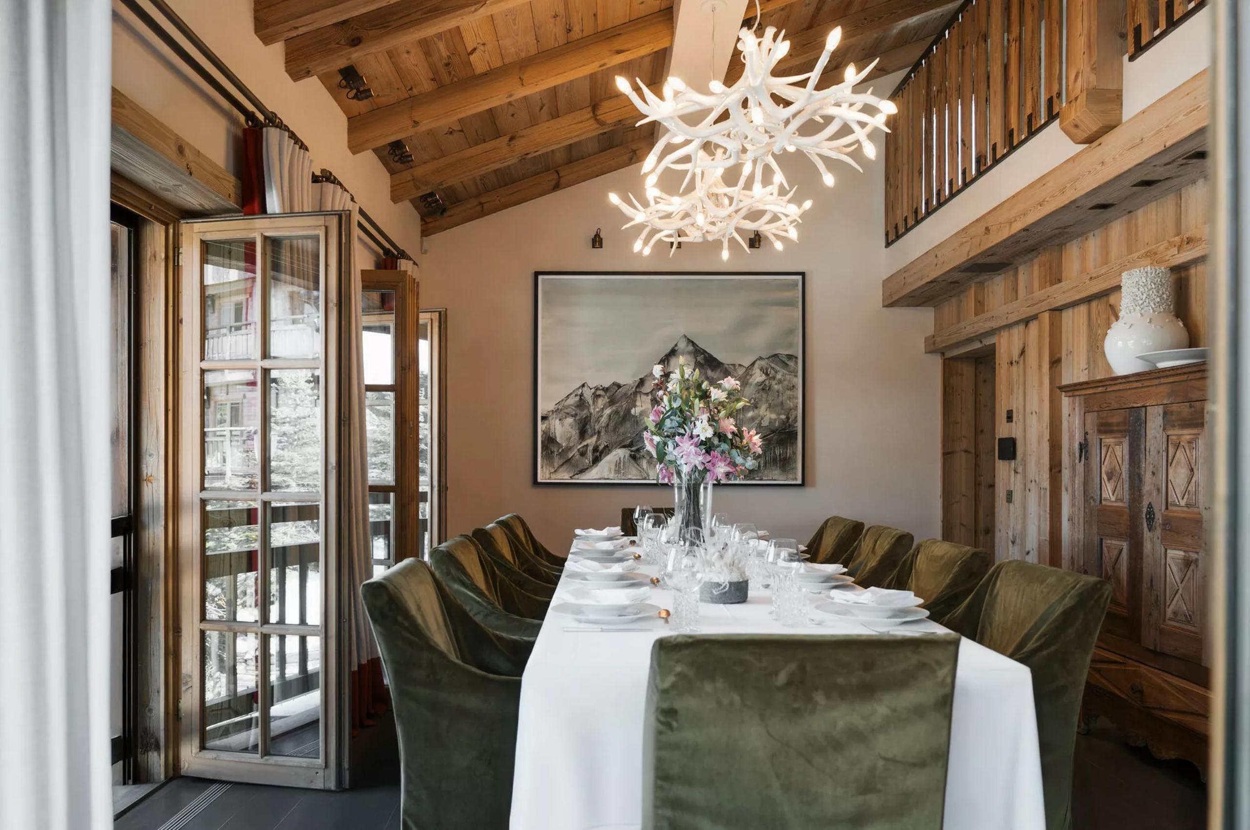 chalet-annie-dining-room-elegant-grand-design-luxury-courchevel1850