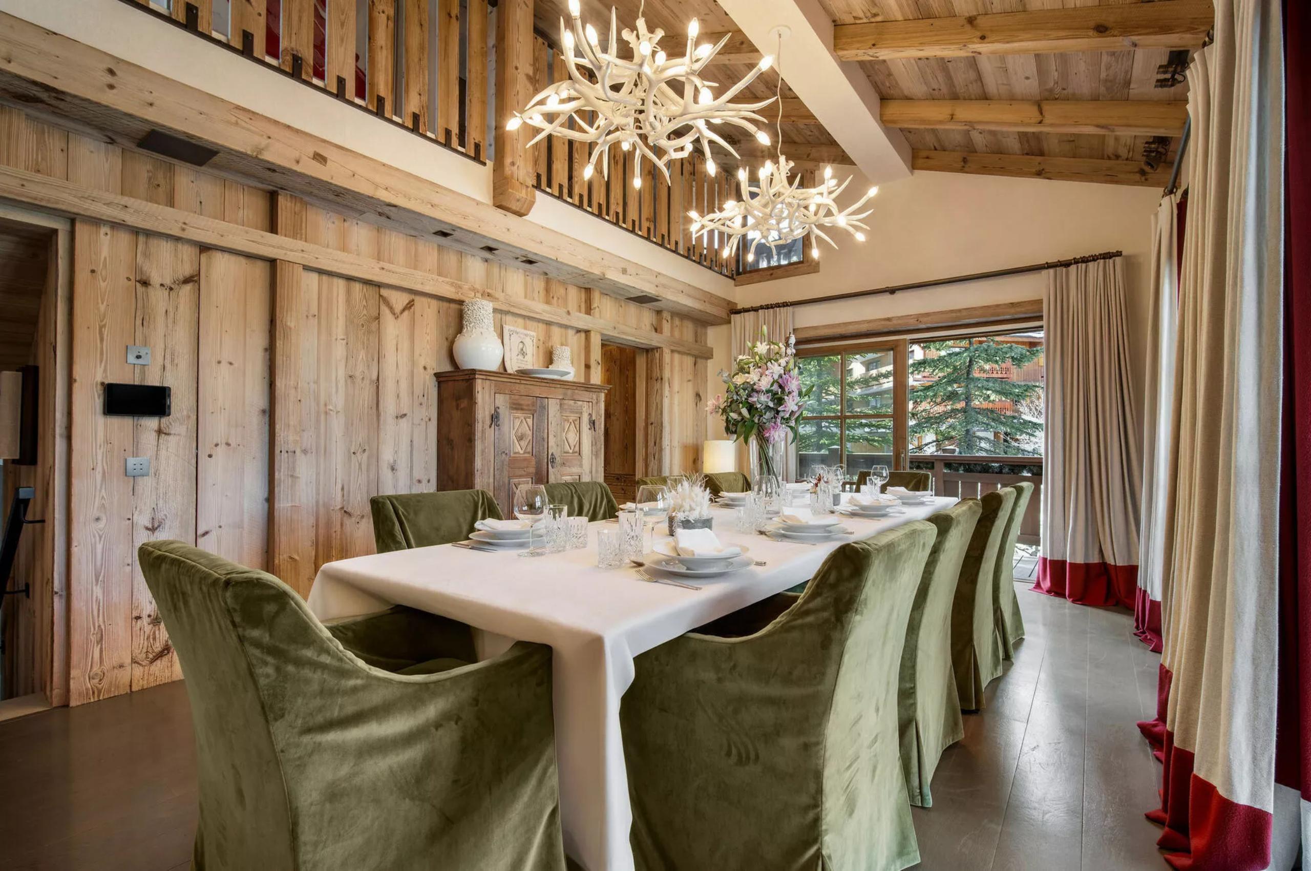 chalet-annie-dining-room-elegant-grand-interior-alpine-luxury-courchevel1850