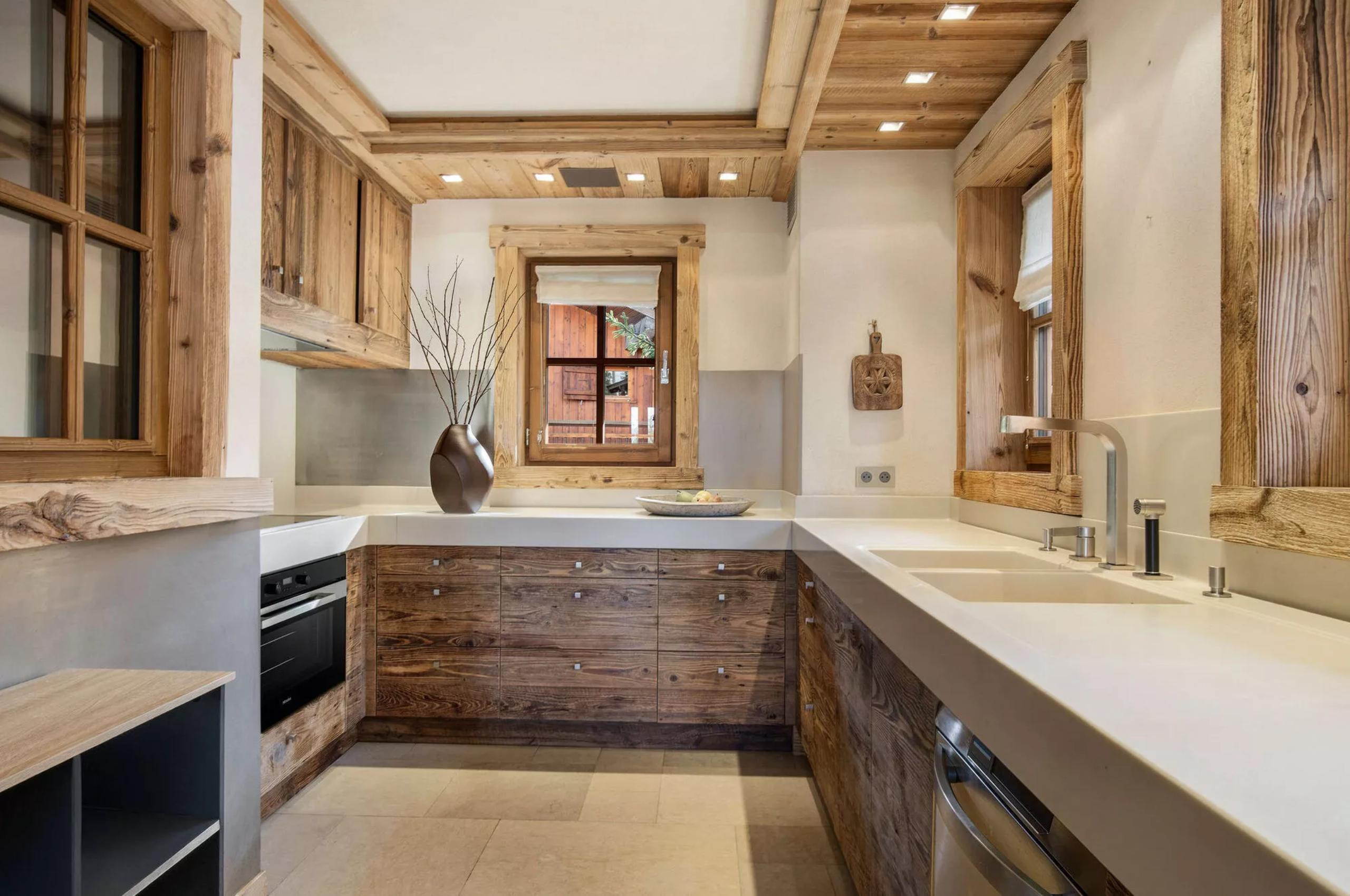 chalet-annie-kitchen-sleek-modern-design-luxury-courchevel1850