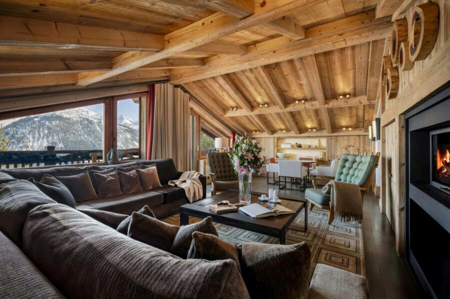 chalet-annie-living-room-firepalce-mountain-view-luxury-courchevel1850