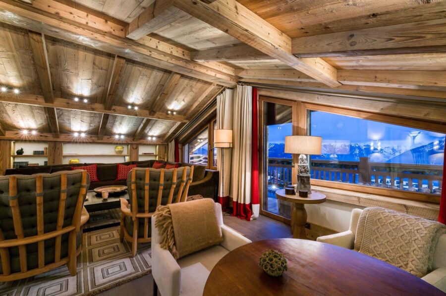 chalet-annie-livingroom-diningroom-openplan-mountainview-luxury-alpine-interior-courchevel1850