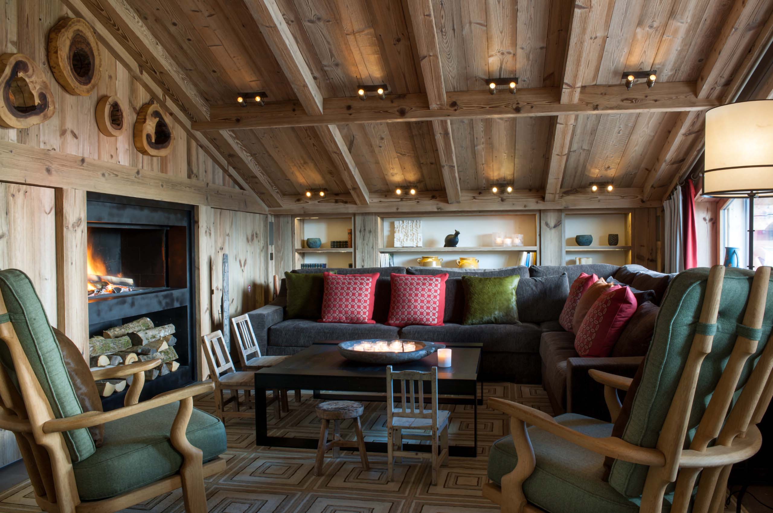 chalet-annie-livingroom-fireplace-cosy-alpine-luxury-interior-courchevel1850