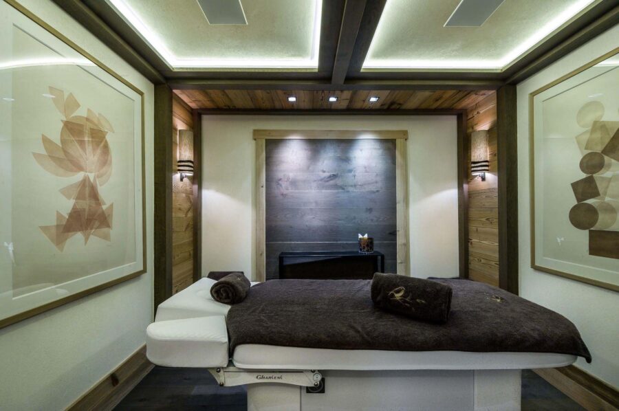 chalet-annie-massageroom-wellness-spa-luxury-retreat-courchevel1850