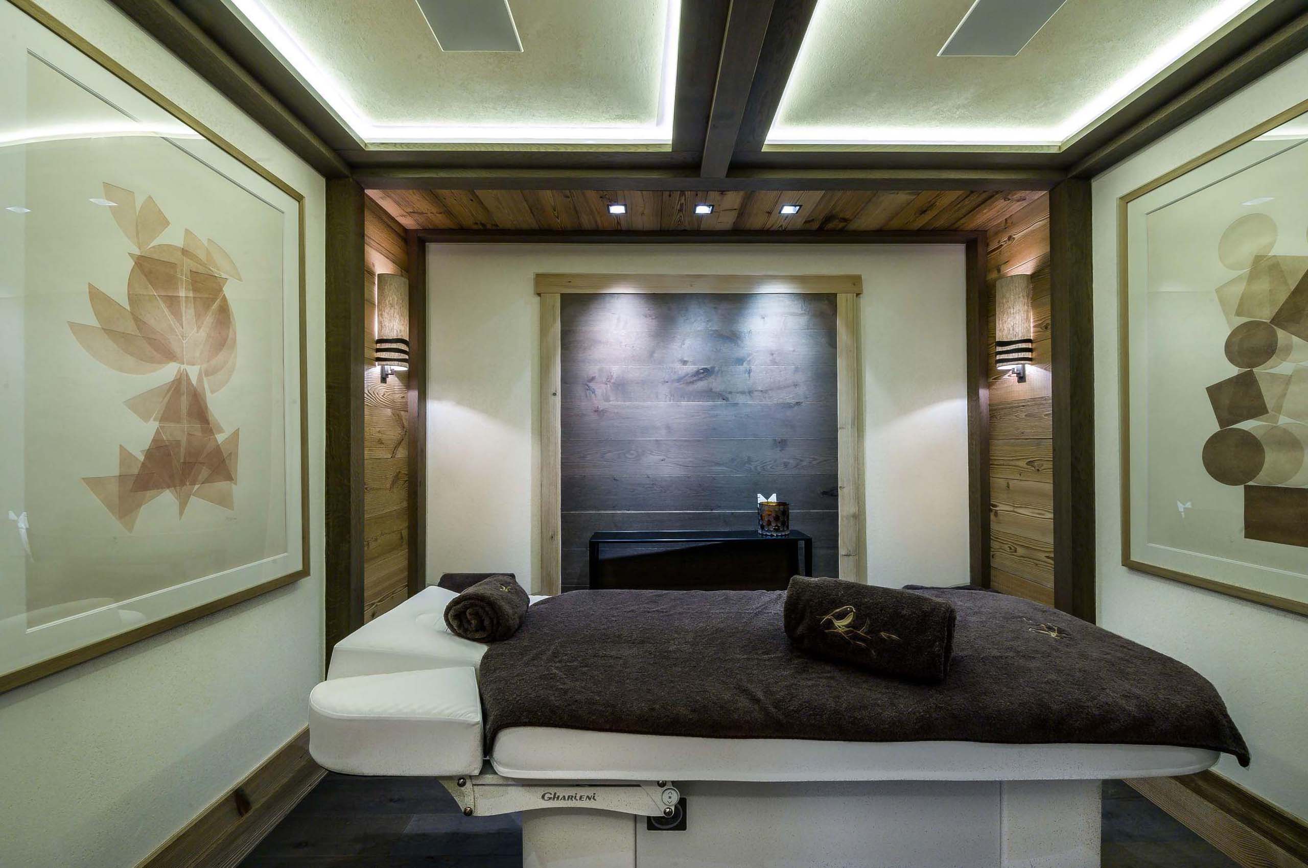 chalet-annie-massageroom-wellness-spa-luxury-retreat-courchevel1850