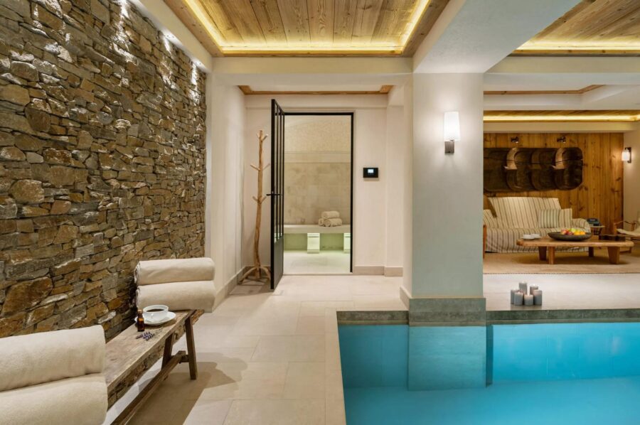 chalet-annie-swimming-pool-spa-wellness-luxury-courchevel1850