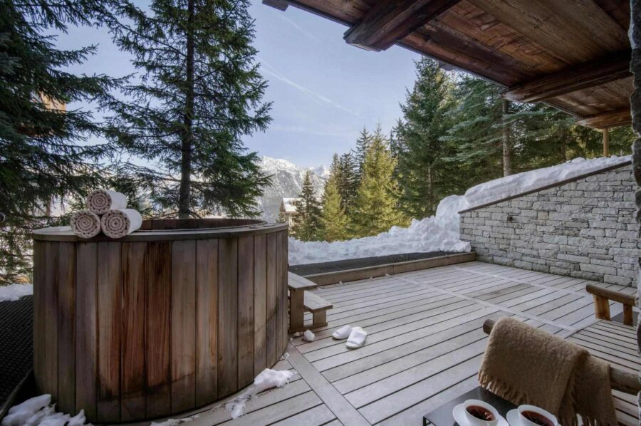 chalet-annie-terrace-hottub-mountain-view-luxury-courchevel1850