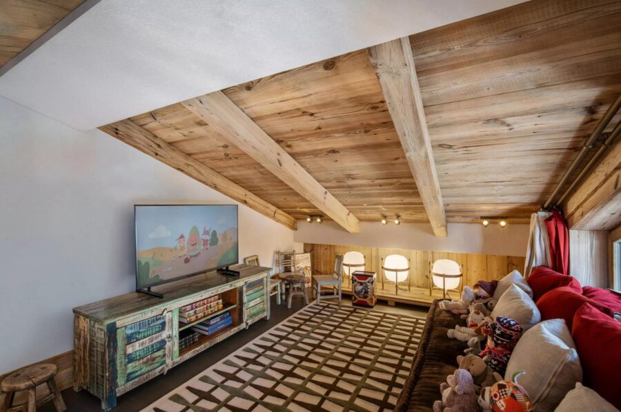 chalet-annie-tv-lounge-childrens-playroom-luxury-courchevel1850