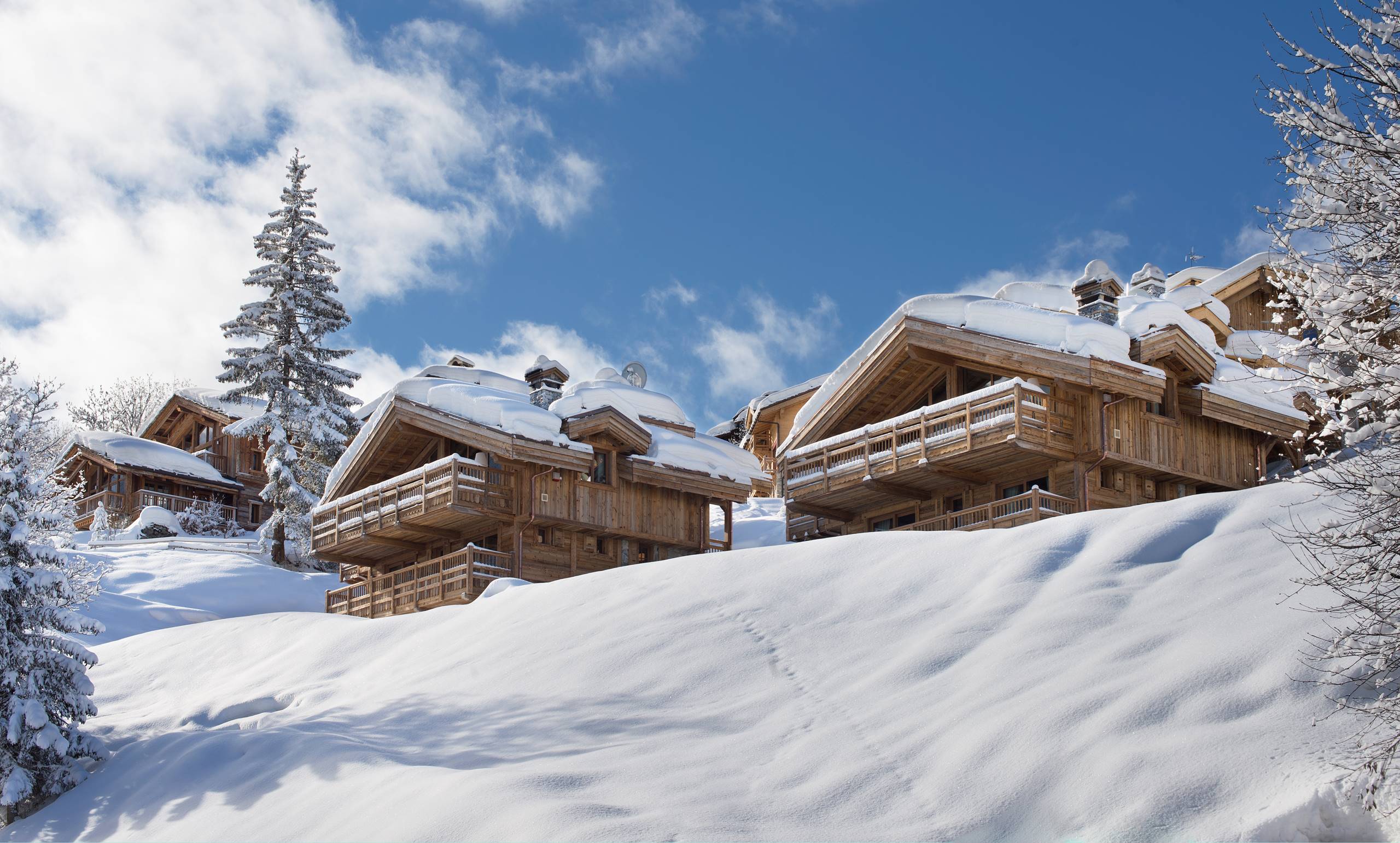 chalet-aure-exterior-winter-luxury-alpine-rental-retreat-courchevel1550