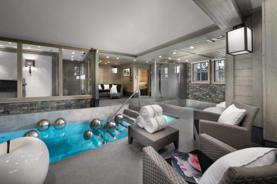 chalet-aurora-indoor-swimming-pool-spa-wellness-luxury-courchevel1850