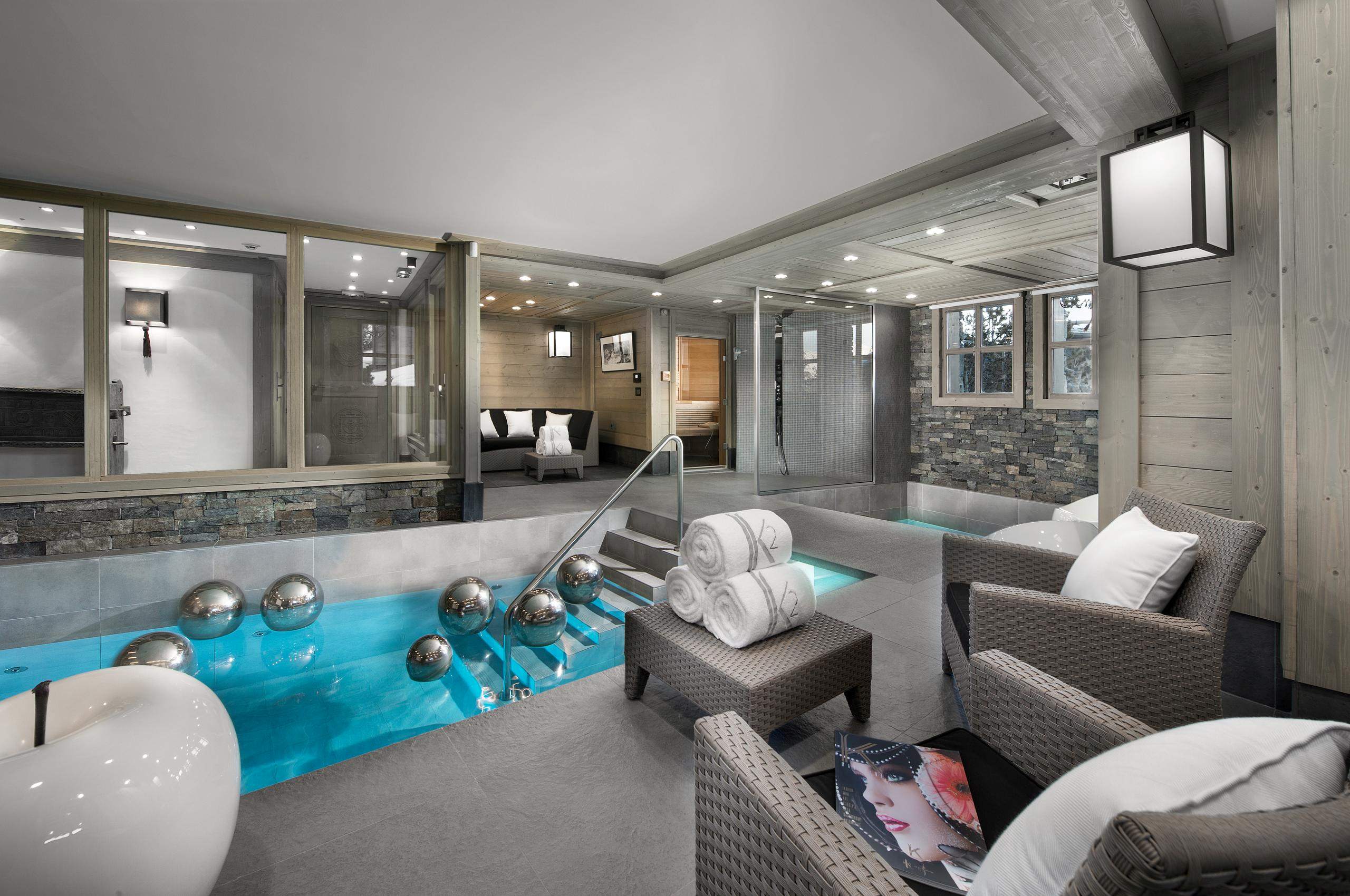 chalet-aurora-indoor-swimming-pool-spa-wellness-luxury-courchevel1850