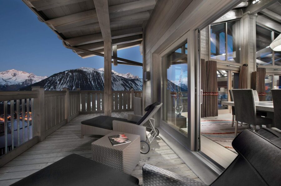 chalet-aurora-mountain-view-terrace-luxury-rental-retreat-courchevel1850