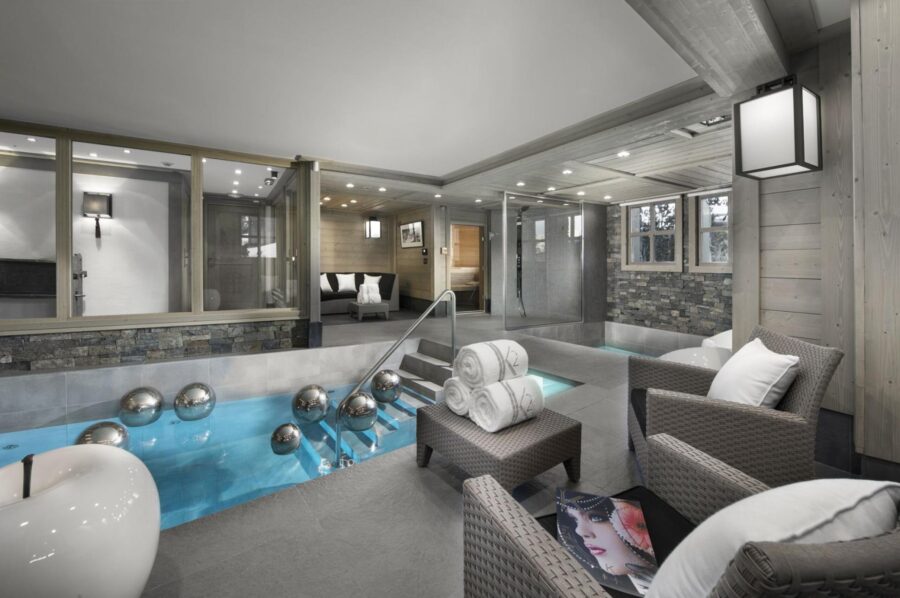chalet-aurora-swimmingpool-jacuzzi-sauna-steamroom-wellness-spa-luxury-rental-retreat-courchevel