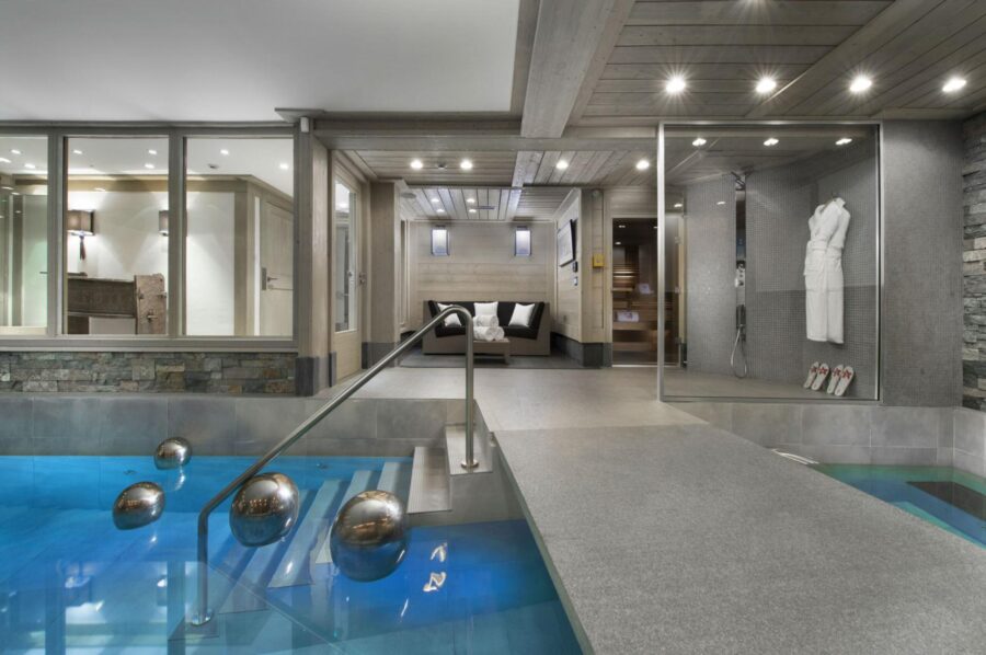 chalet-aurora-swimmingpool-sauna-spa-wellness-luxury-rental-retreat-courchevel