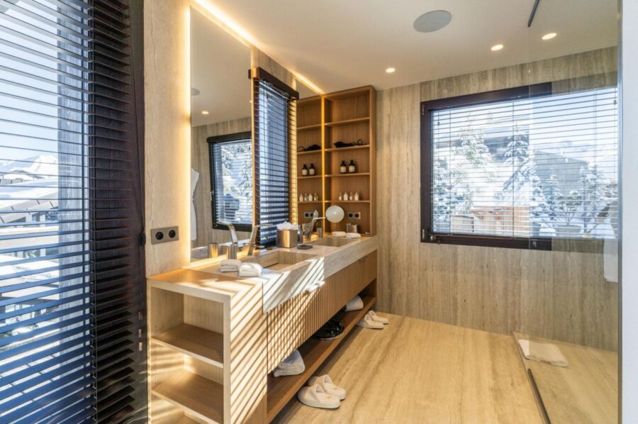 chalet-bleu-bathroom-doublesink-modern-bright-scenic-views-stylish-luxury-alpine-rental-retreat-courchevel1850