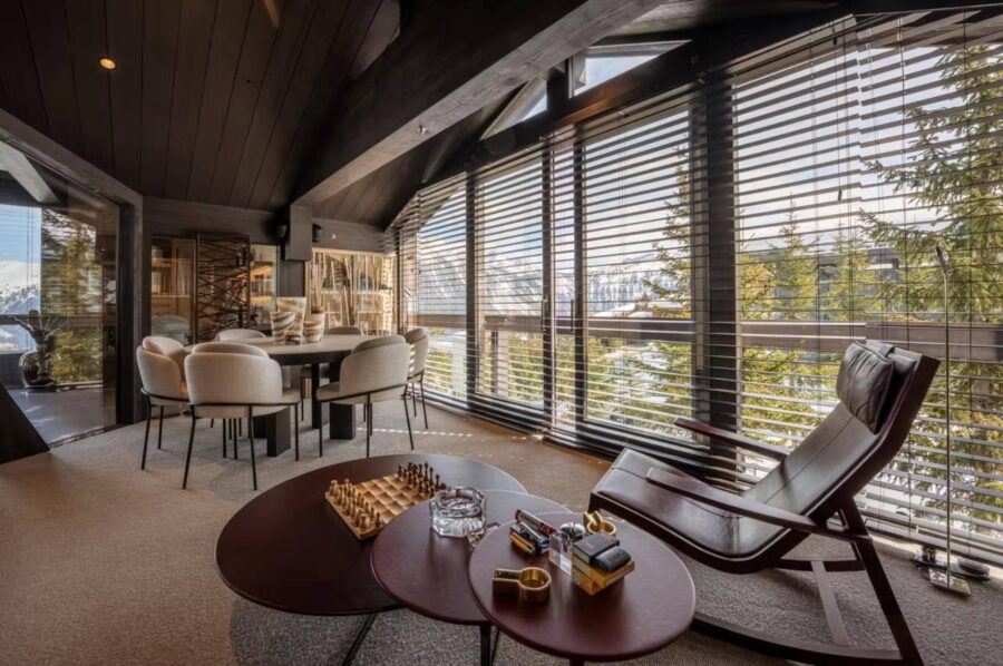 chalet-bleu-dining-area-scenic-views-elegant-design-luxury-courchevel1850