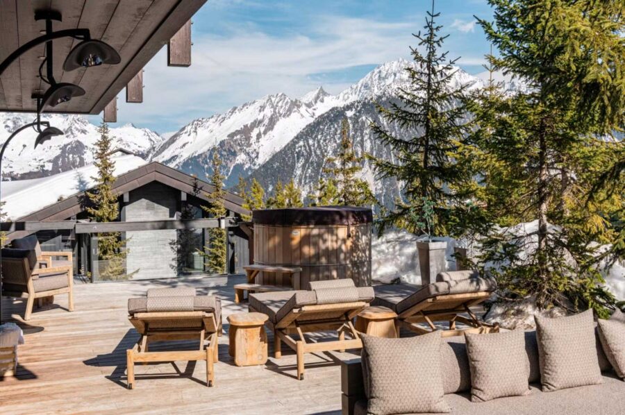 chalet-bleu-hotub-terrace-mountain-views-luxury-courchevel1850