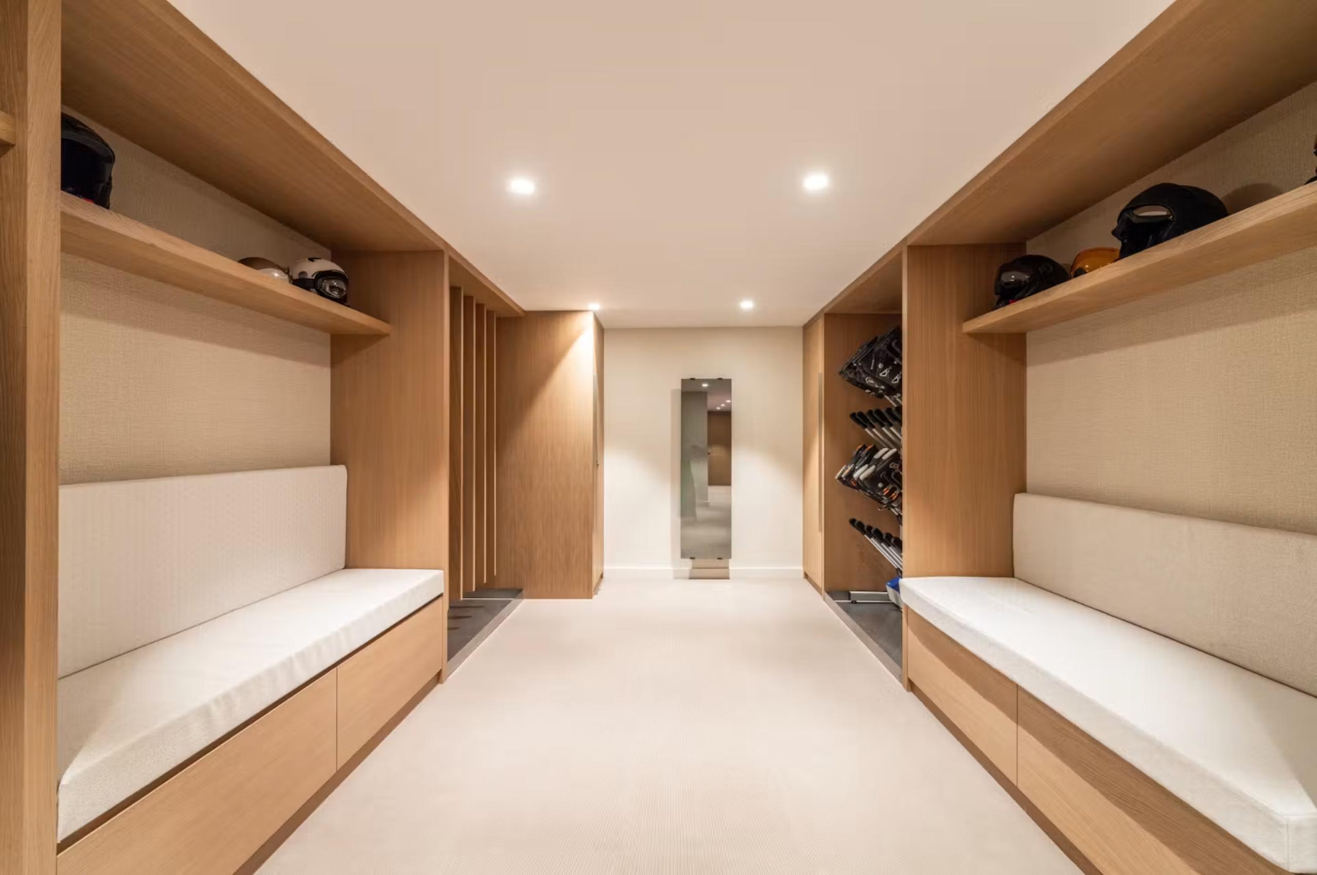 chalet-bleu-ski-room-bootroom-luxury-courchevel1850