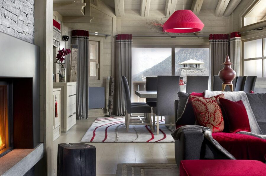 chalet-boisdormat-livingarea-diningroom-openplan-mountainviews-fireplace-luxury-interiordesign-courchevel