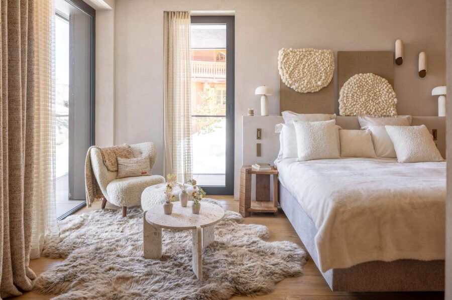 chalet-breeze-bedroom-elegant-serene-design-luxury-courchevel1850