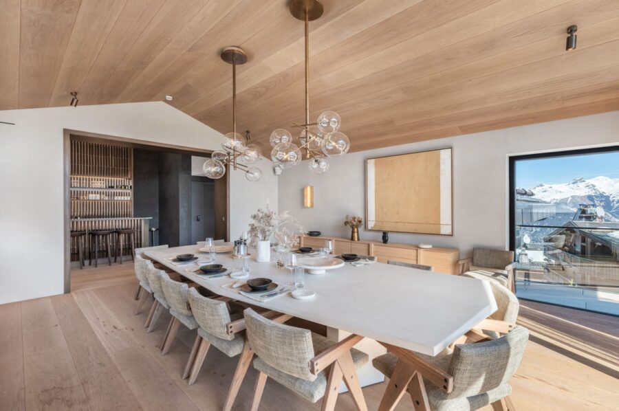 chalet-breeze-diningroom-mountainview-spacious-grand-elegant-modern-alpine-luxury-courchevel1850