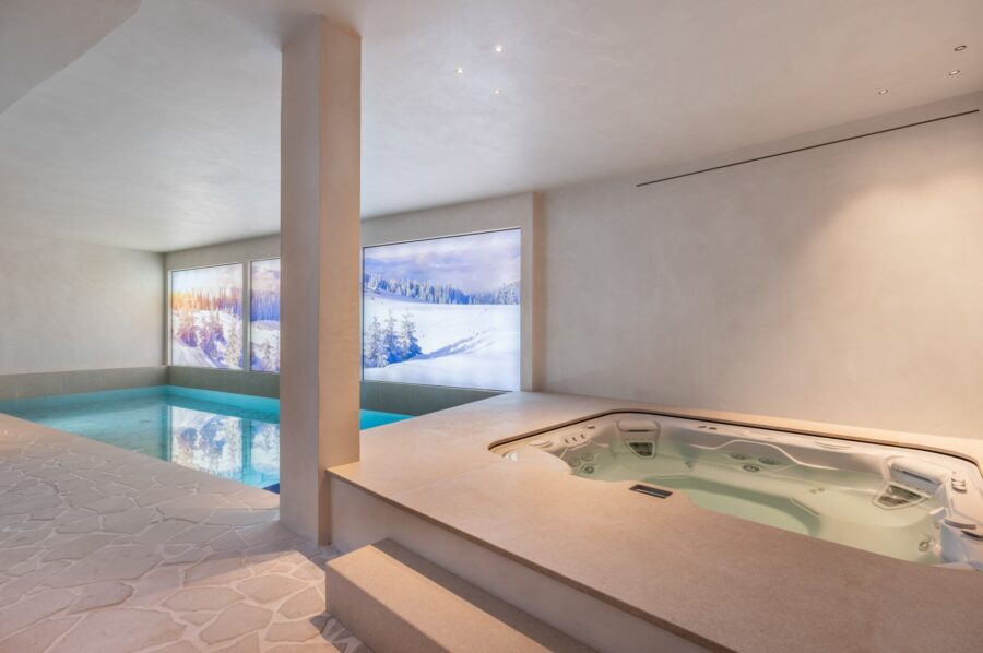 chalet-breeze-jacuzzi-indoorpool-bright-modern-design-luxury-wellness-courchevel1850