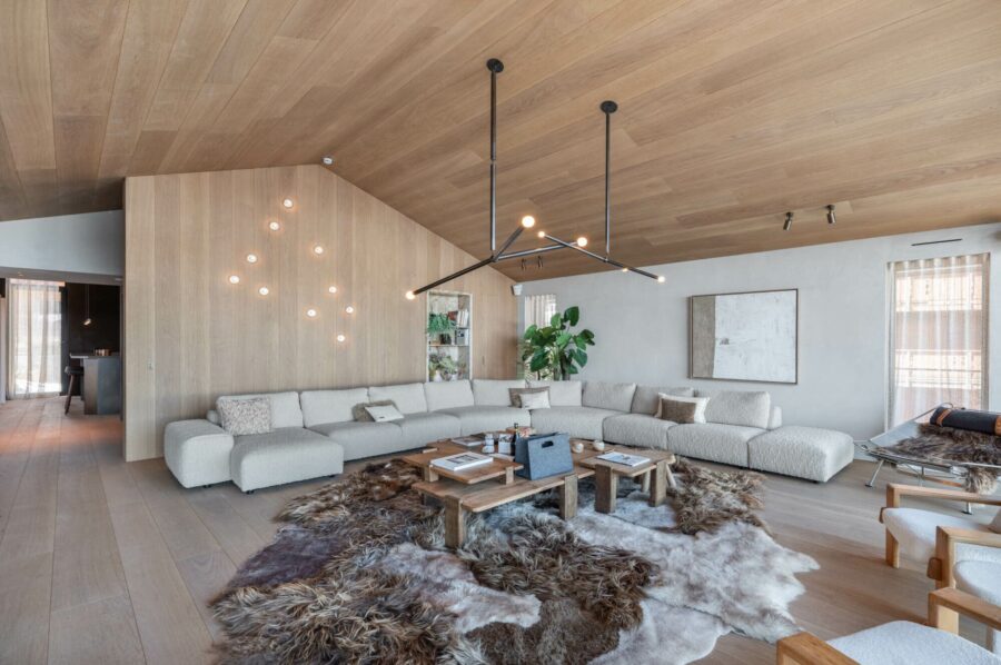 chalet-breeze-livingroom-spacious-birght-modern-luxury-furnishings-refined-interiors-courchevel1850