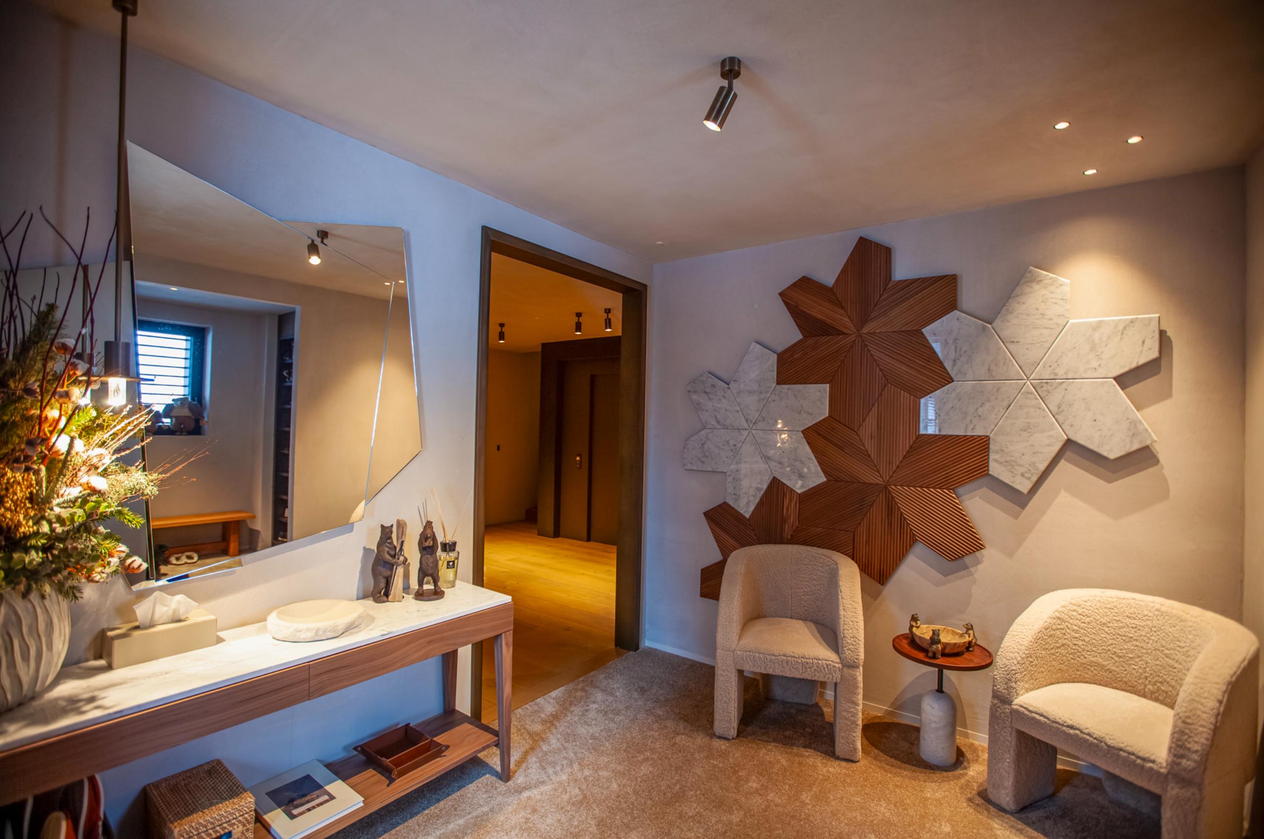 chalet-breeze-main-entrance-hallway-luxury-interior-courchevel1850