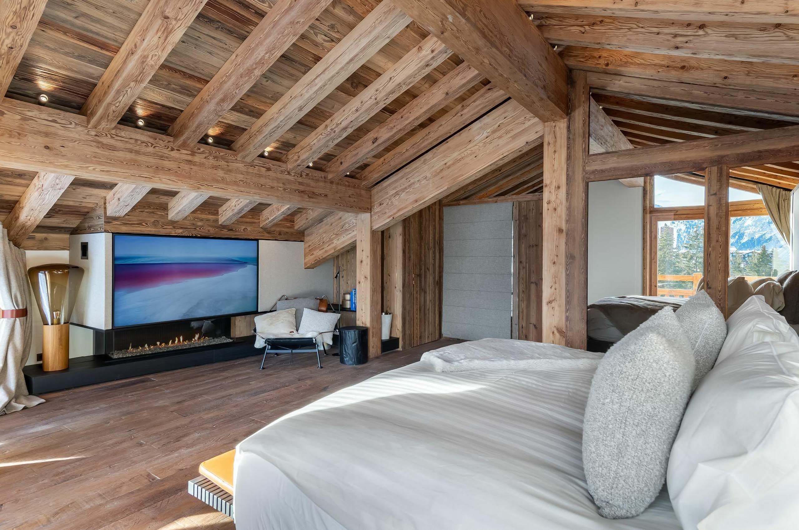 chalet-brenna-bedroom-mountainview-alpine-cosy-modern-luxury-design-courchevel1850