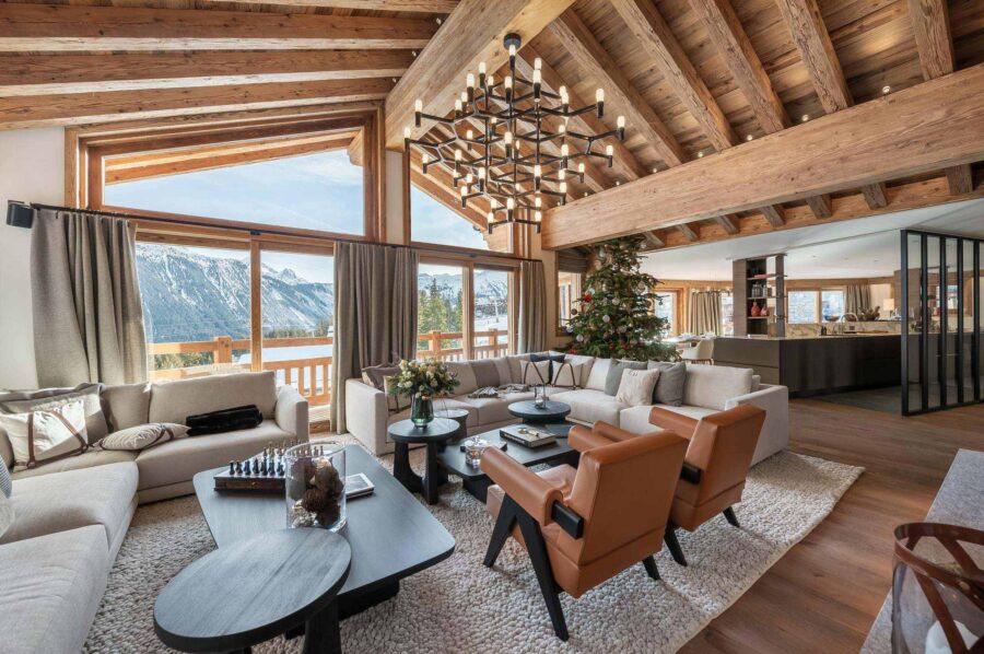 chalet-brenna-livingroom-mountainview-christmastree-luxury-modern-interior-courchevel1850