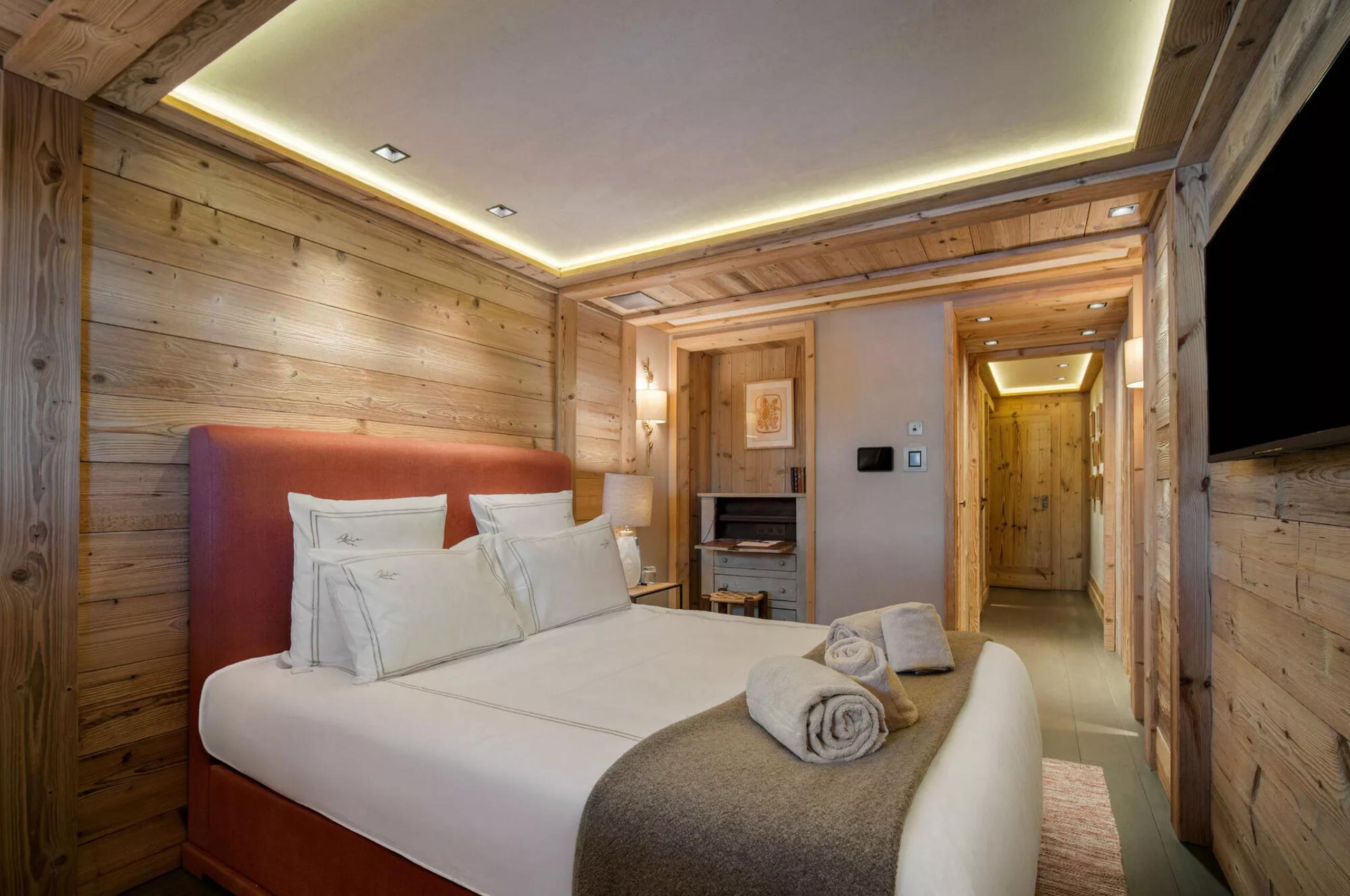 chalet-brielle-bedroom-modern-alpine-design-luxury-courchevel1850