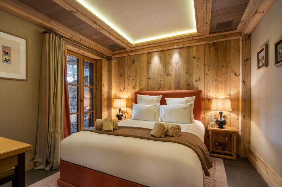 chalet-brielle-bedroom-serene-alpine-interior-design-luxury-courchevel1850