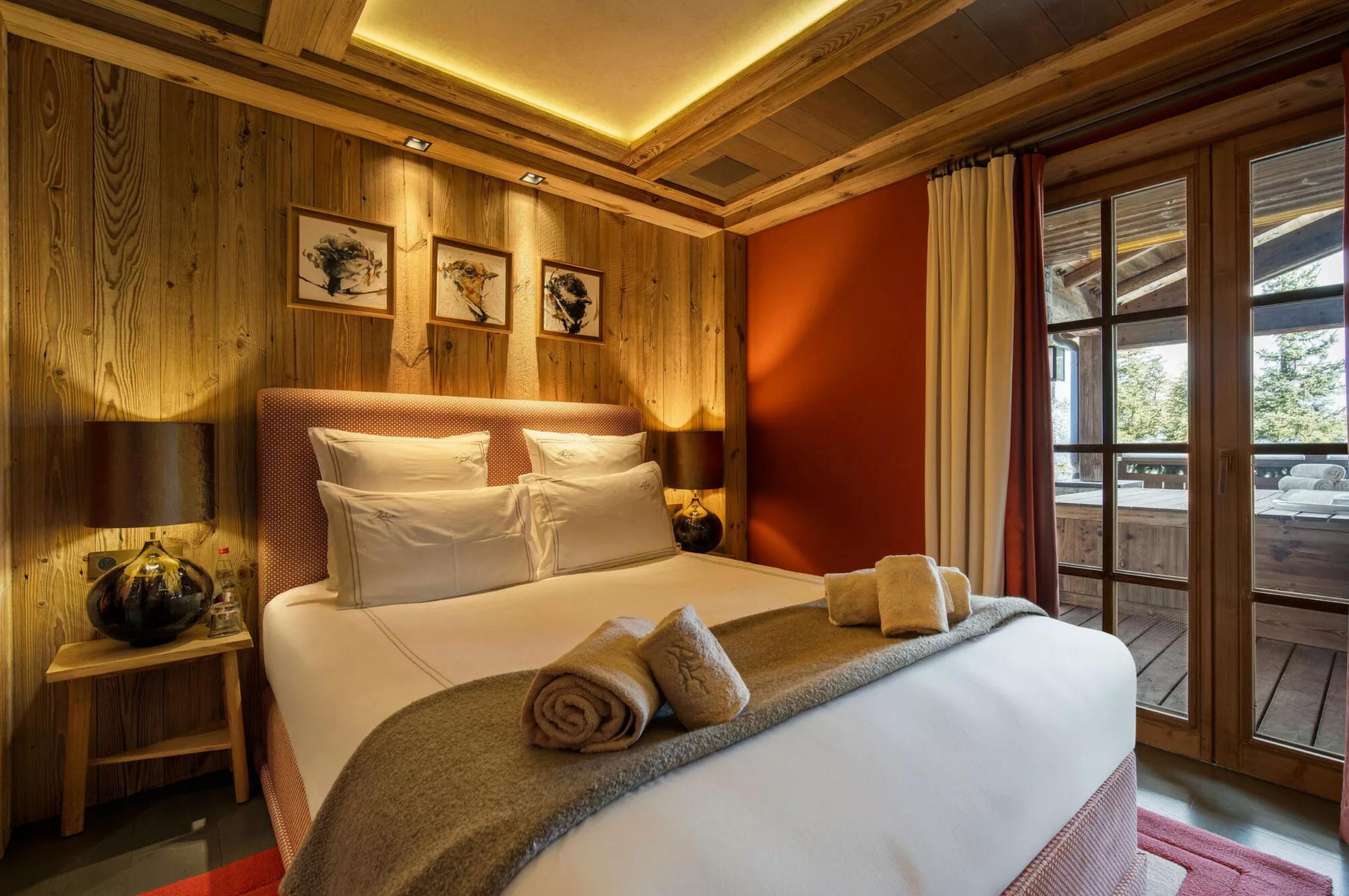 chalet-brielle-bedroom-terrace-elegant-design-luxury-courchevel1850