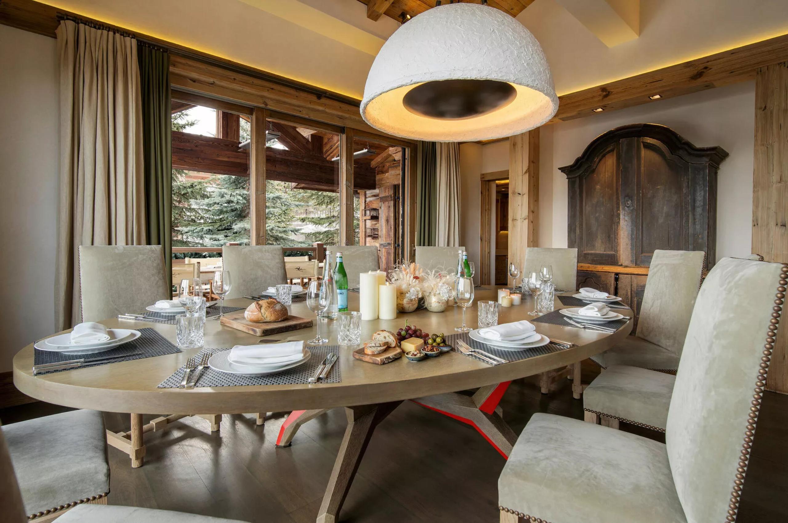 chalet-brielle-dining-room-elegant-interior-luxury-courchevel1850