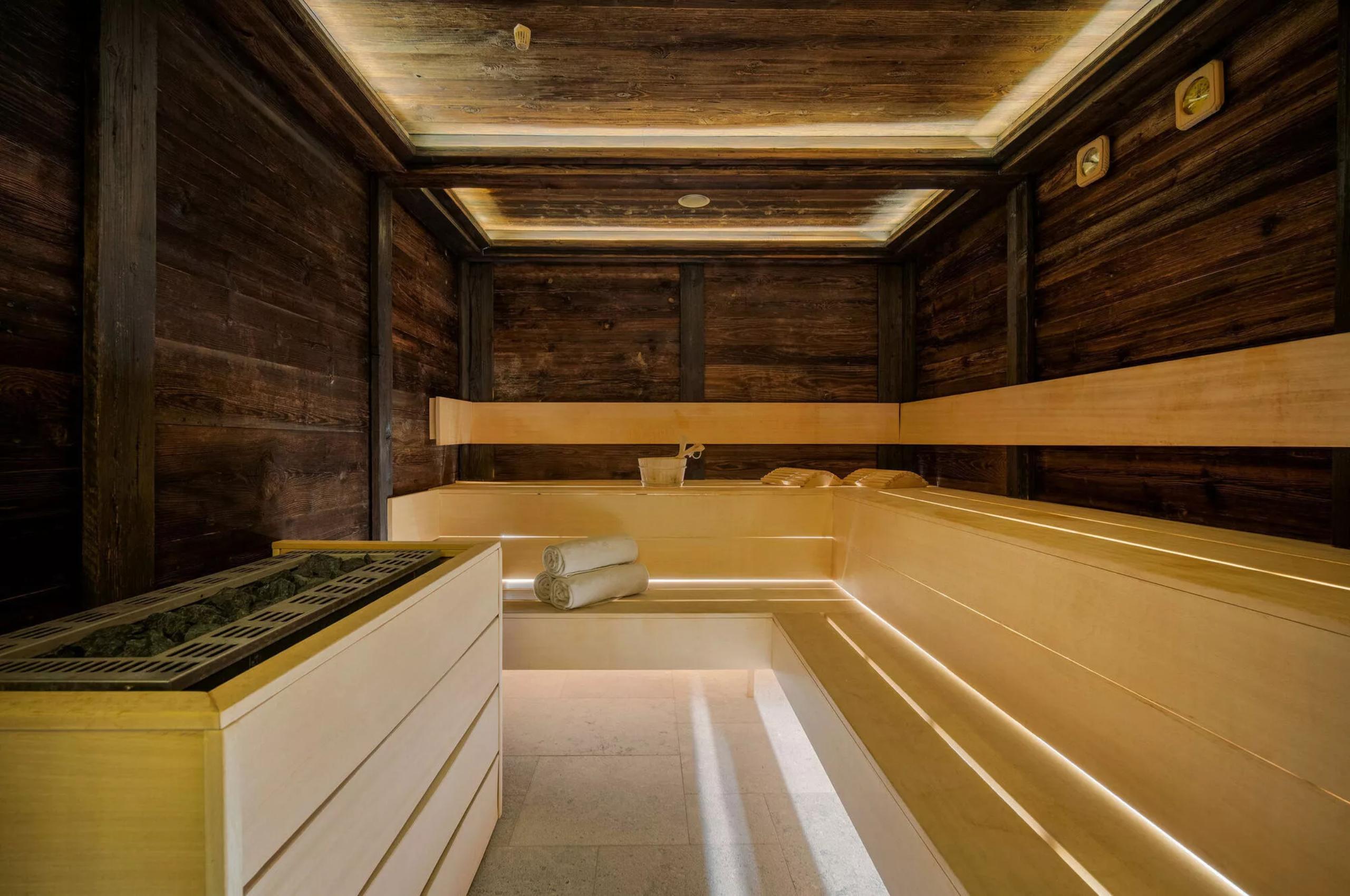 chalet-brielle-sauna-wellness-spa-luxury-courchevel1850