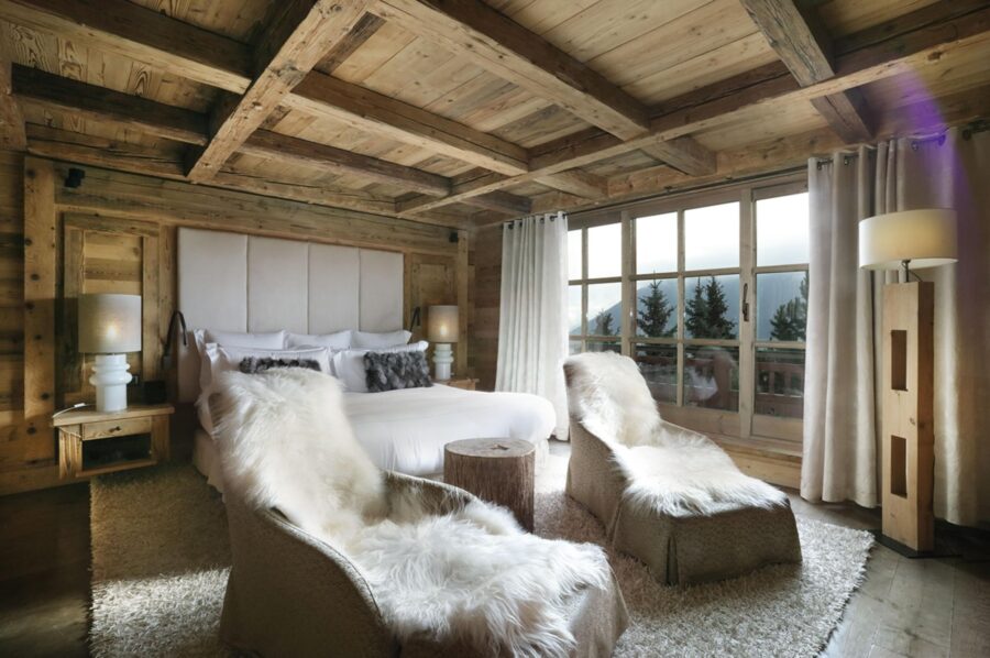 chalet-charlotte-bedroom-mountain-views-elegant-alpine-design-luxury-courchevel1850