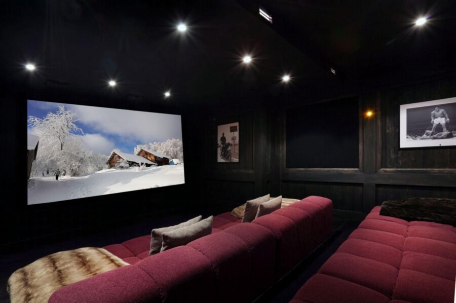 chalet-charlotte-cinema-room-film-night-hosting-entertainment-luxury-courchevel1850