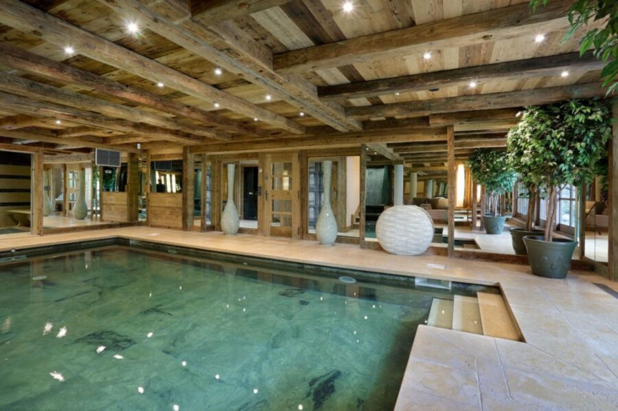 chalet-charlotte-indoor-swimming-pool-wellness-relaxation-luxury-courchevel1850