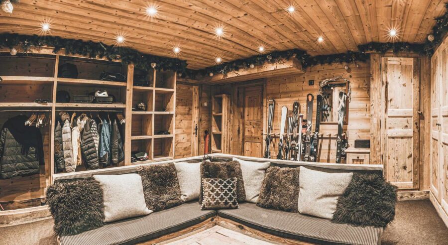 chalet-charlotte-skiroom-bootroom-skiin-skiout-luxury-alpine-retreat-courchevel1850