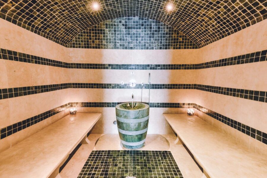 chalet-charlotte-steamroom-hammam-spa-wellness-relaxation-luxury-courchevel1850