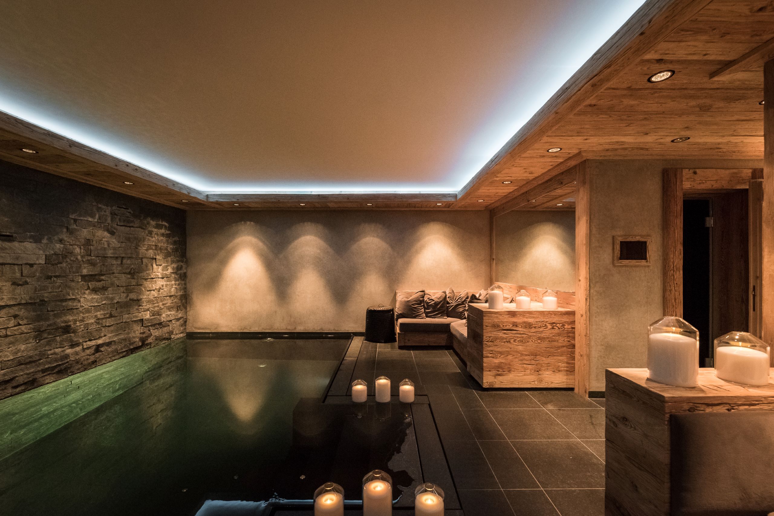 chalet-collette-spa-swimmingpool-relaxation-wellness-luxury-gstaad