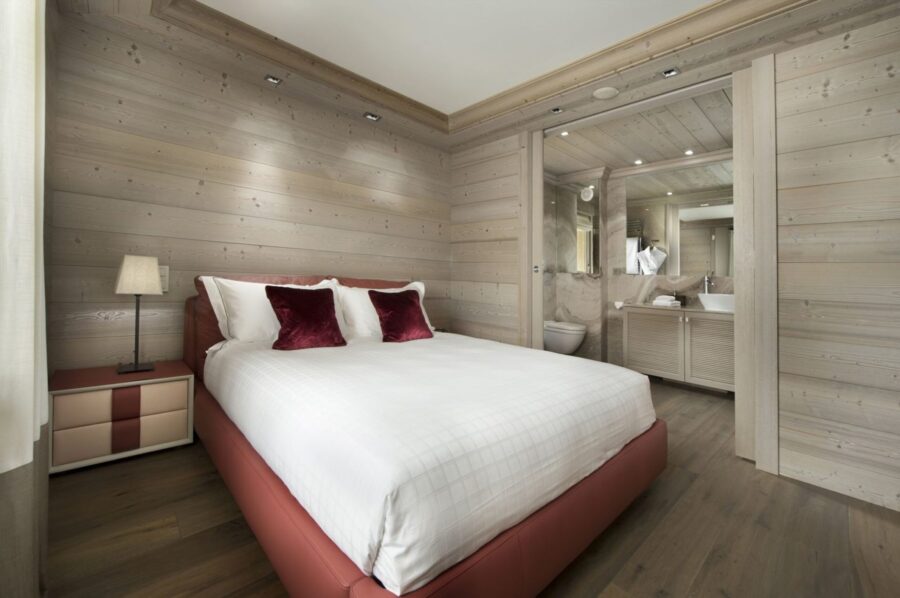 chalet-elodie-bedroom-ensuite-modern-alpine-chic-luxury-interiors-courchevel1850