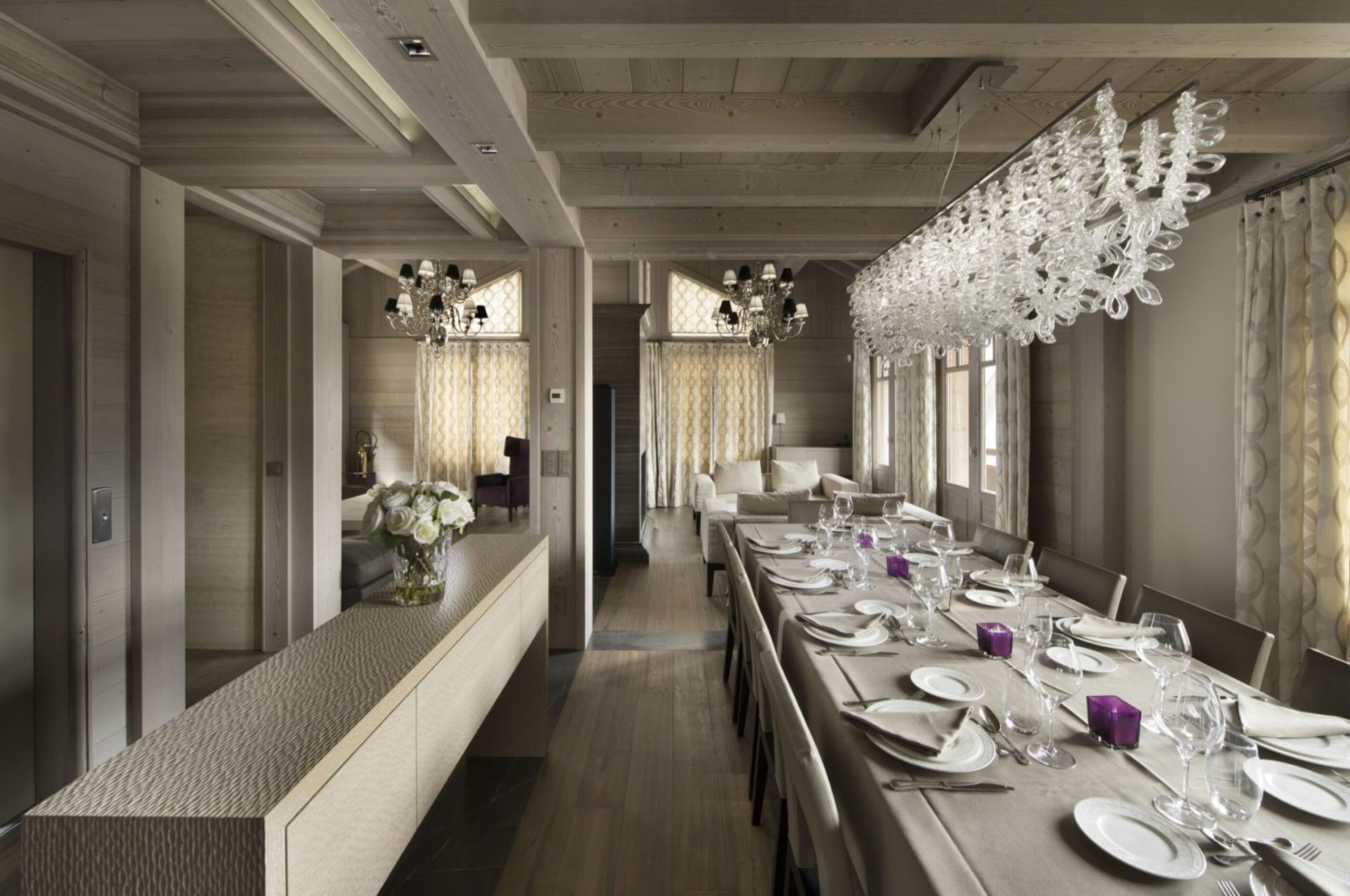 chalet-elodie-diningroom-livingspace-openplan-grand-elegant-modern-alpine-luxury-courchevel1850