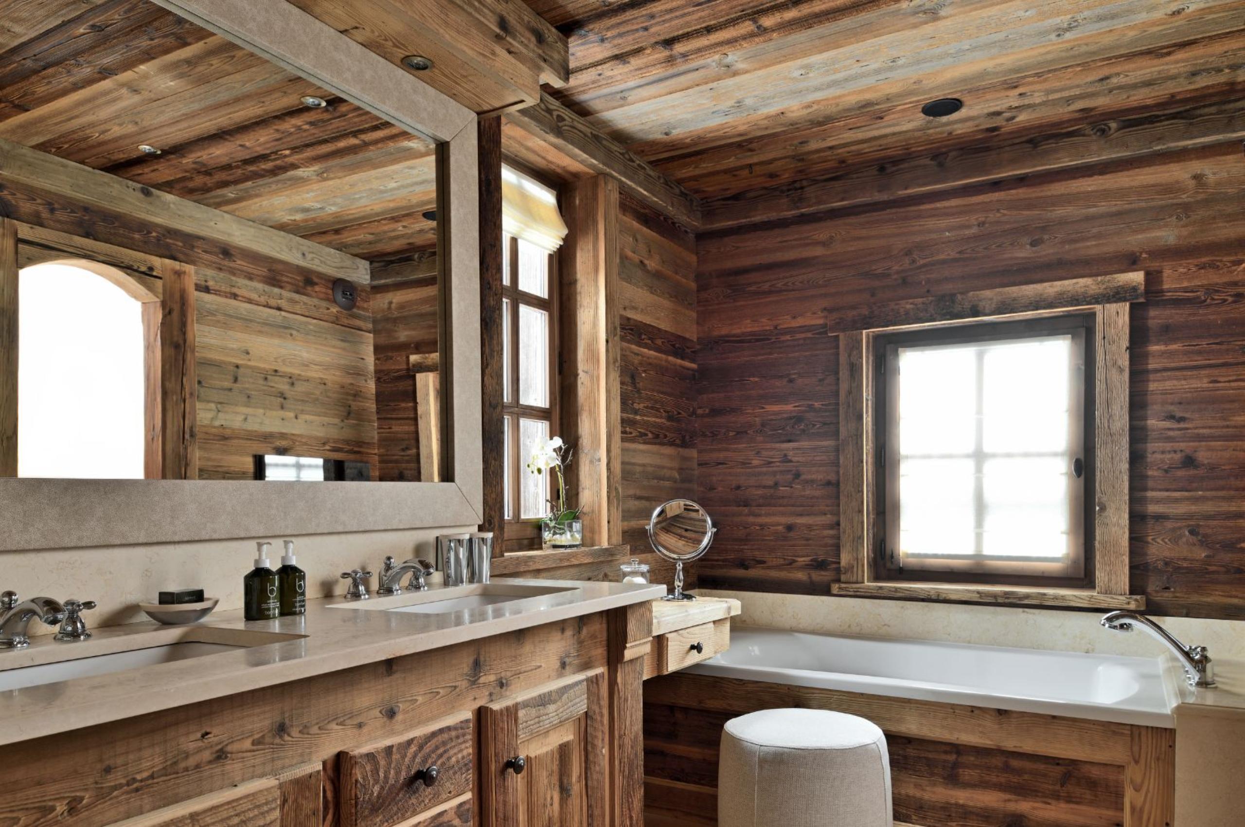 chalet-gwen-bathroom-double-sink-bathtub-luxury-courchevel1850